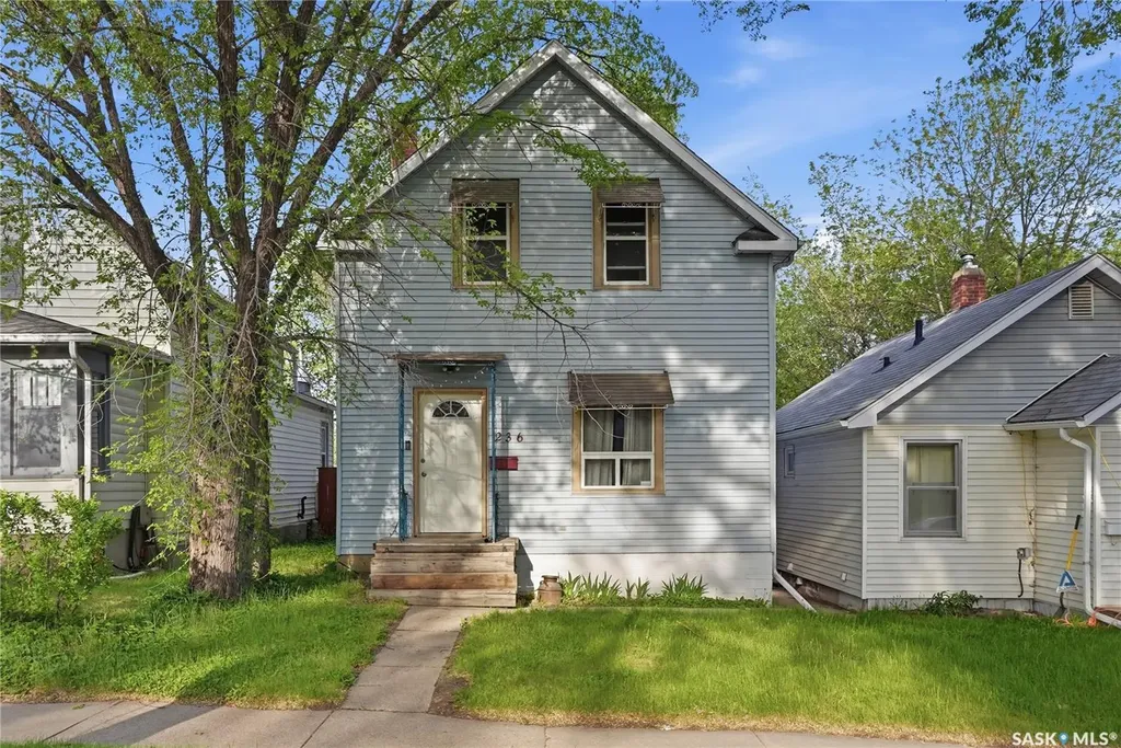 236 I Avenue N Saskatoon SK S7L 0G4