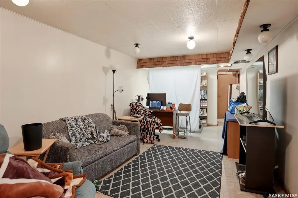 2106 101st Crescent North Battleford SK S9A 1C3