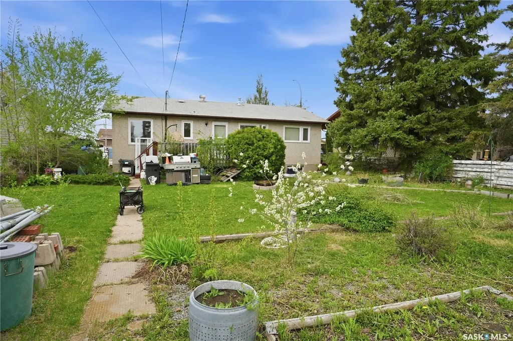 2106 101st Crescent North Battleford SK S9A 1C3