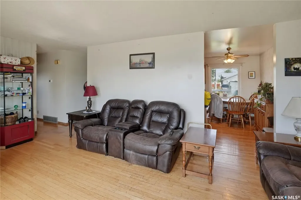 2106 101st Crescent North Battleford SK S9A 1C3