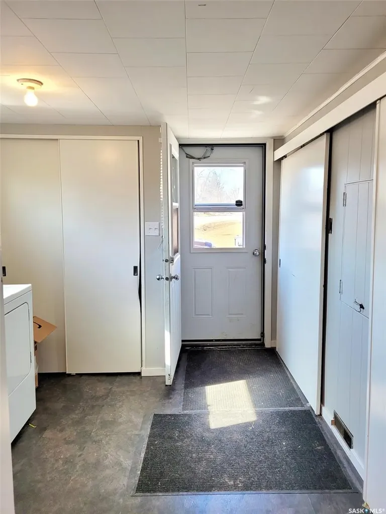 601 3rd Avenue E Meadow Lake SK S9X 1H7