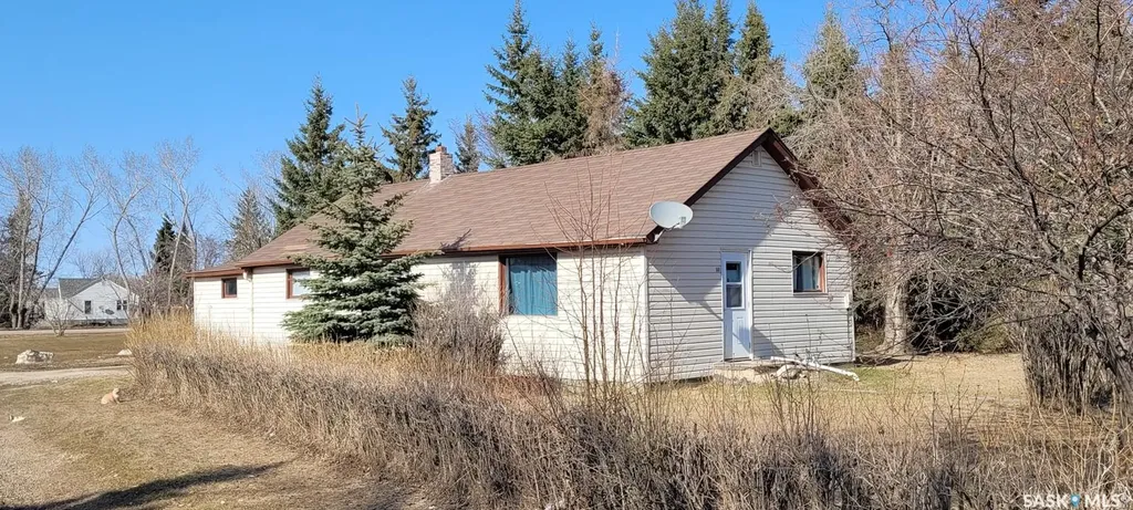 601 3rd Avenue E Meadow Lake SK S9X 1H7
