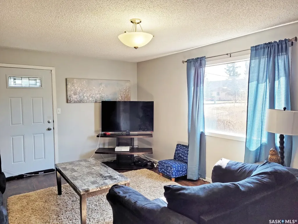 601 3rd Avenue E Meadow Lake SK S9X 1H7
