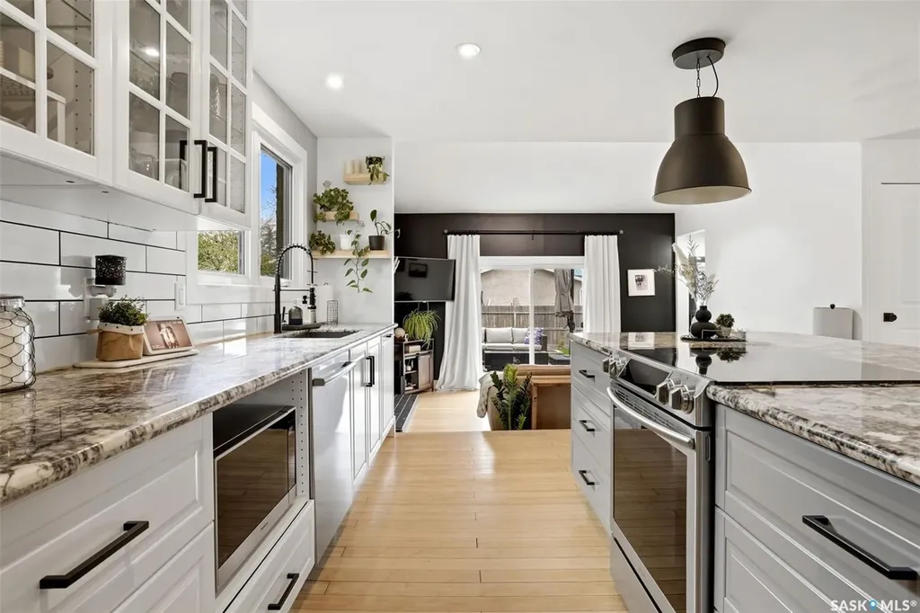118 Mackenzie Crescent Regina SK S4N 5G5