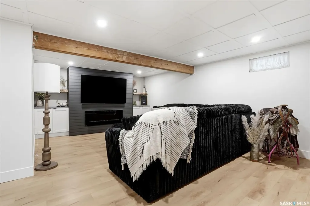 118 Mackenzie Crescent Regina SK S4N 5G5