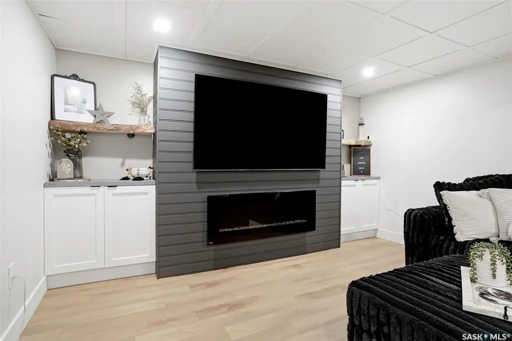 118 Mackenzie Crescent Regina SK S4N 5G5