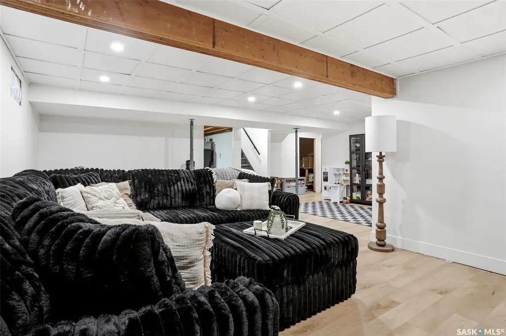 118 Mackenzie Crescent Regina SK S4N 5G5