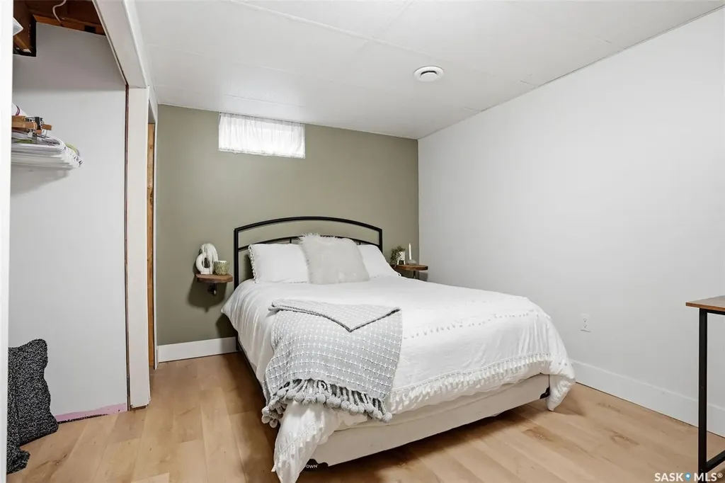 118 Mackenzie Crescent Regina SK S4N 5G5