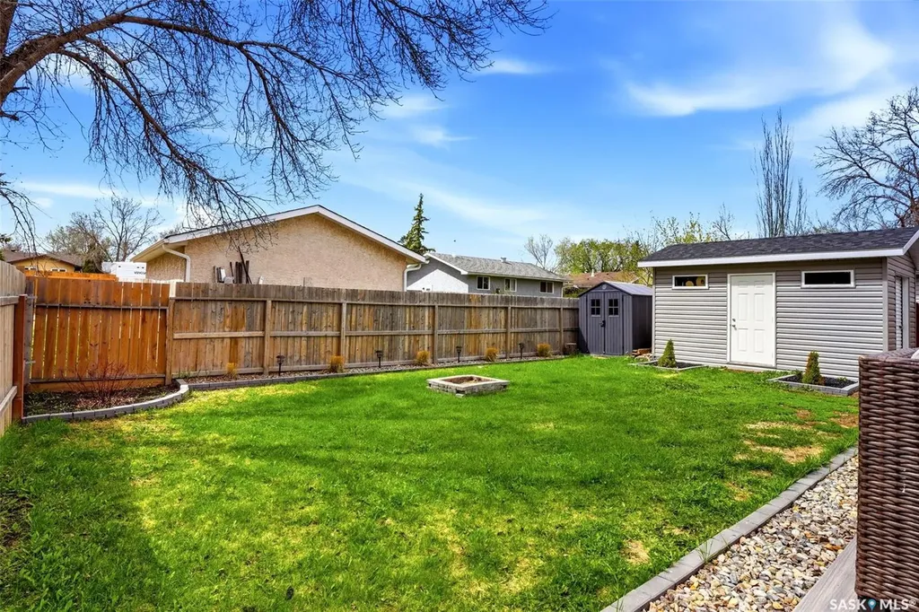 118 Mackenzie Crescent Regina SK S4N 5G5