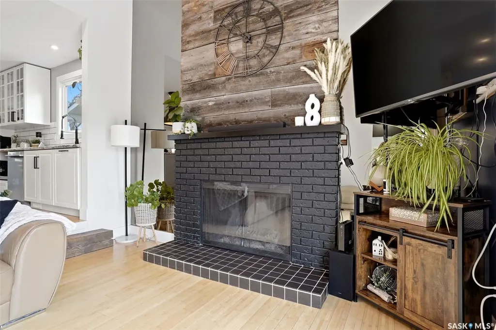 118 Mackenzie Crescent Regina SK S4N 5G5