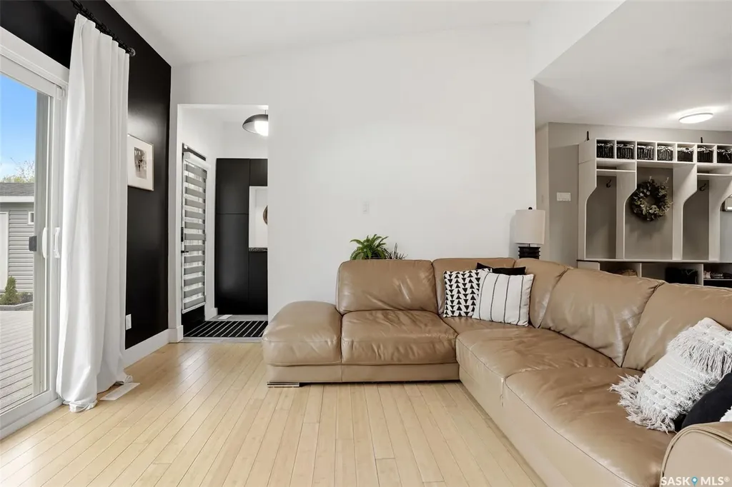 118 Mackenzie Crescent Regina SK S4N 5G5