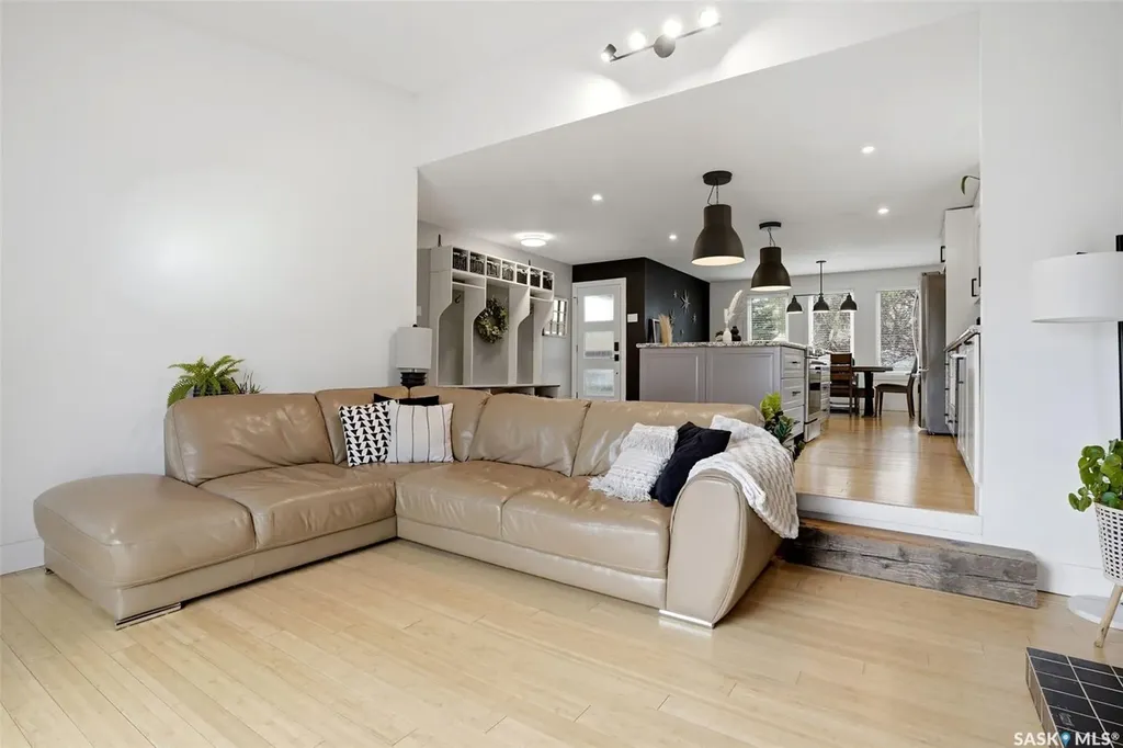 118 Mackenzie Crescent Regina SK S4N 5G5