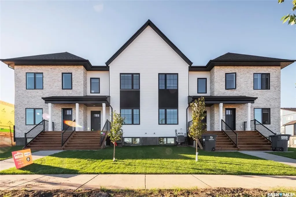 211 Feheregyhazi Boulevard Saskatoon SK S7W 0C2