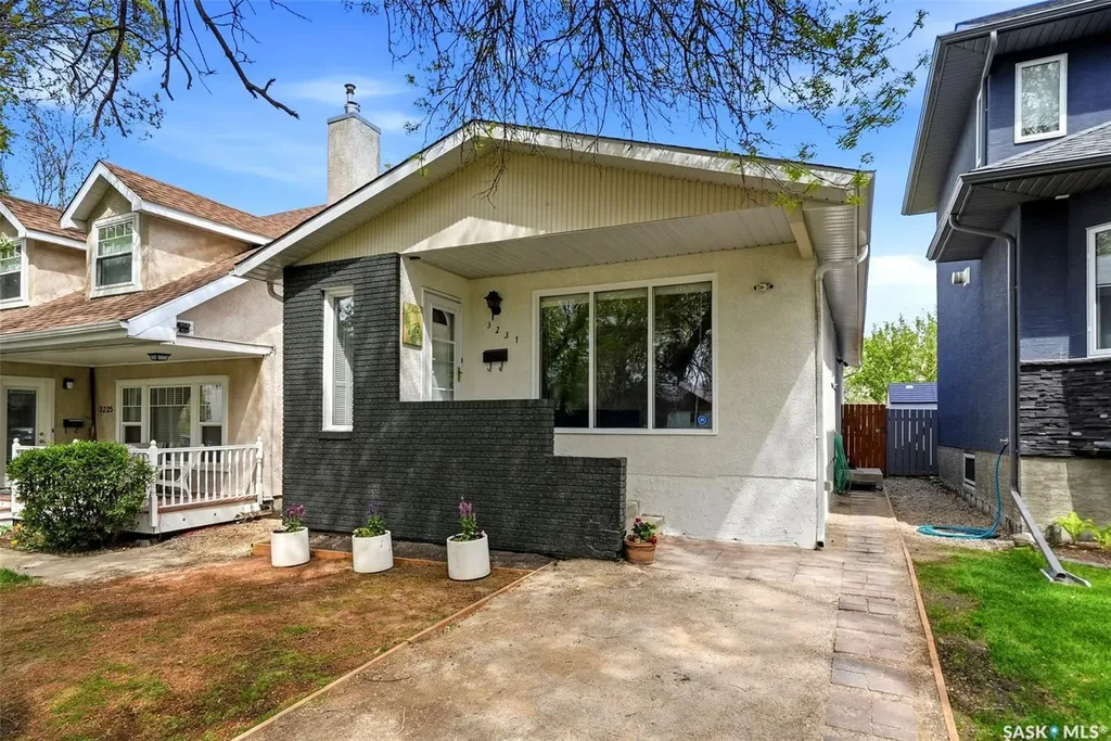 3231 Retallack Street Regina SK S4S 1T7