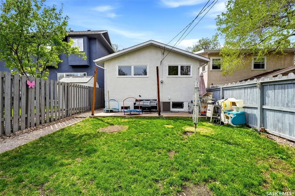 3231 Retallack Street Regina SK S4S 1T7