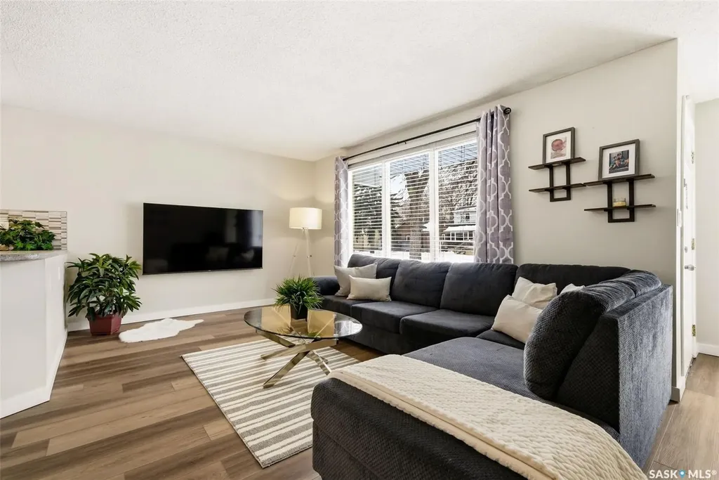 3231 Retallack Street Regina SK S4S 1T7
