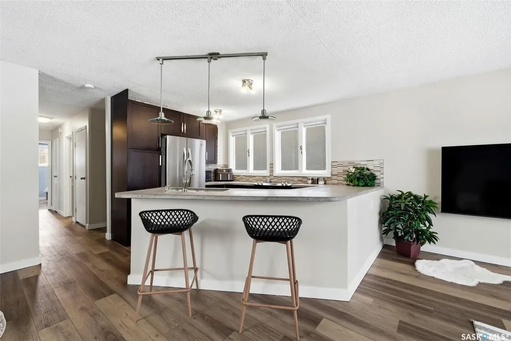 3231 Retallack Street Regina SK S4S 1T7