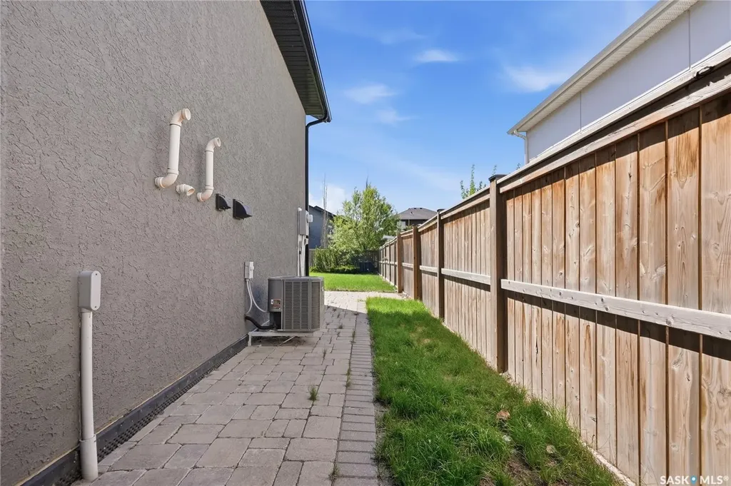 1906 Pohorecky Terrace Saskatoon SK S7W 0J1