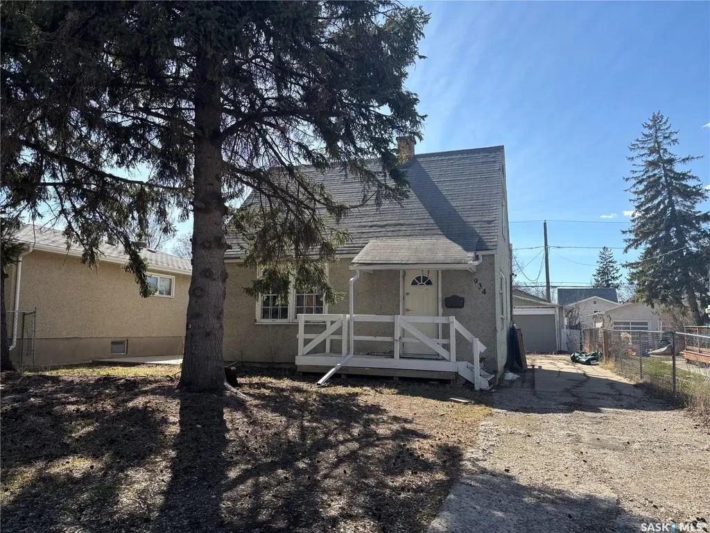 934 Atkinson Street Regina SK S4S 6B4