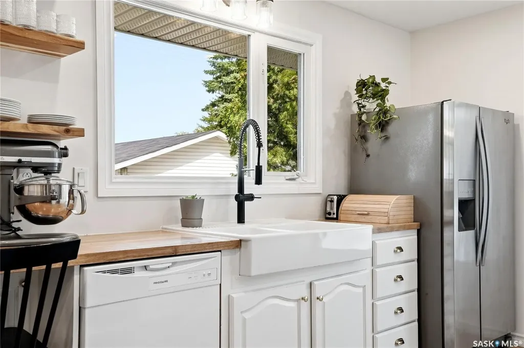 21 Potter Crescent Saskatoon SK S7H 3O2