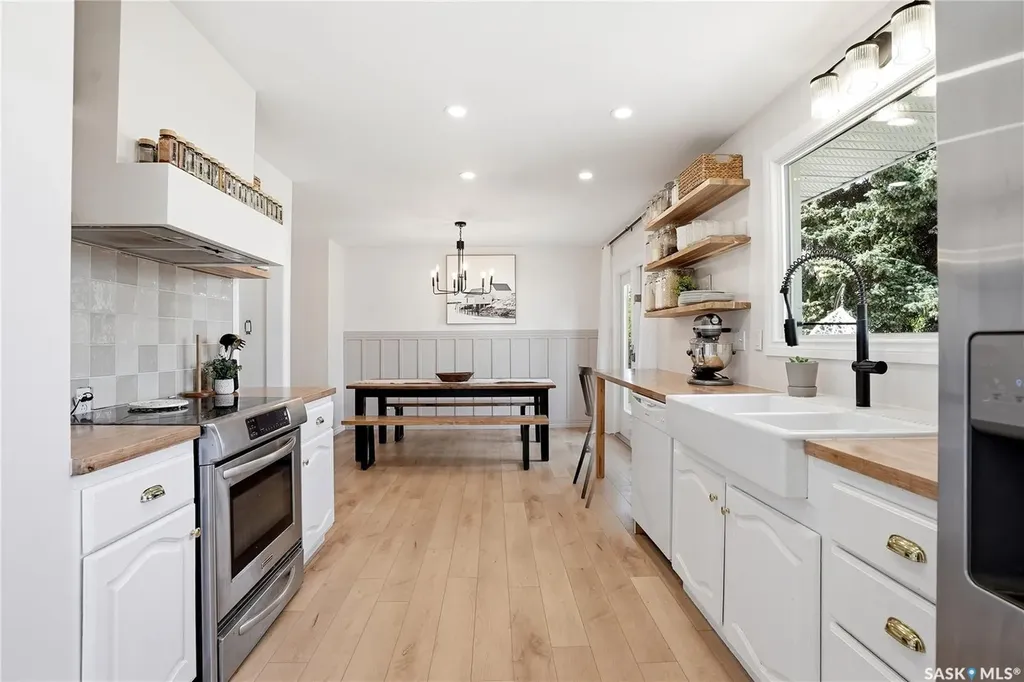 21 Potter Crescent Saskatoon SK S7H 3O2