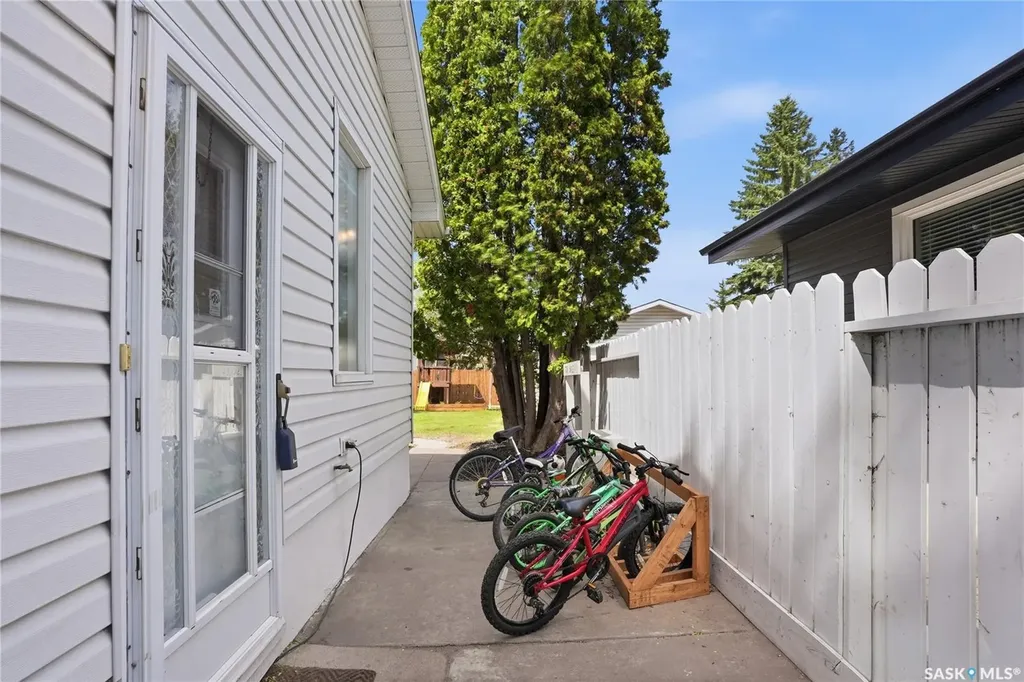 21 Potter Crescent Saskatoon SK S7H 3O2