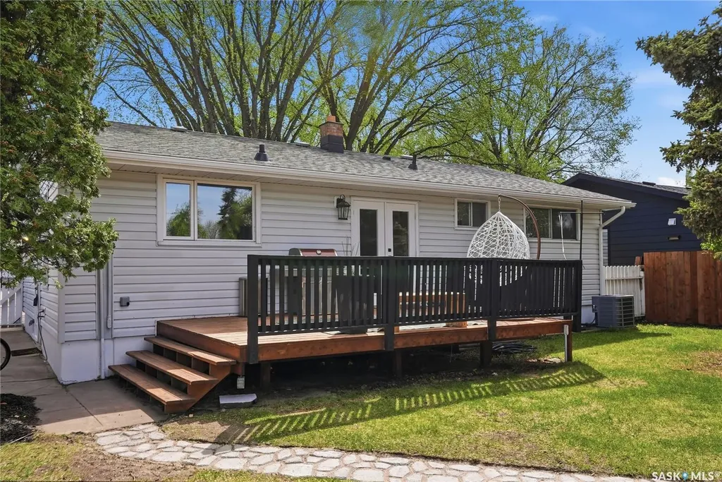 21 Potter Crescent Saskatoon SK S7H 3O2