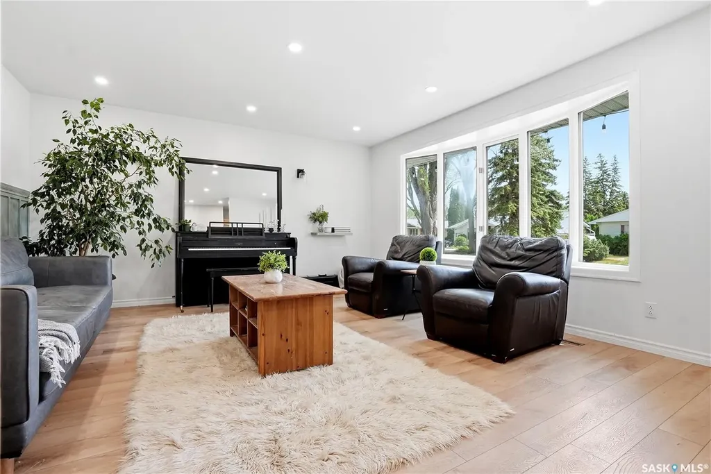 21 Potter Crescent Saskatoon SK S7H 3O2