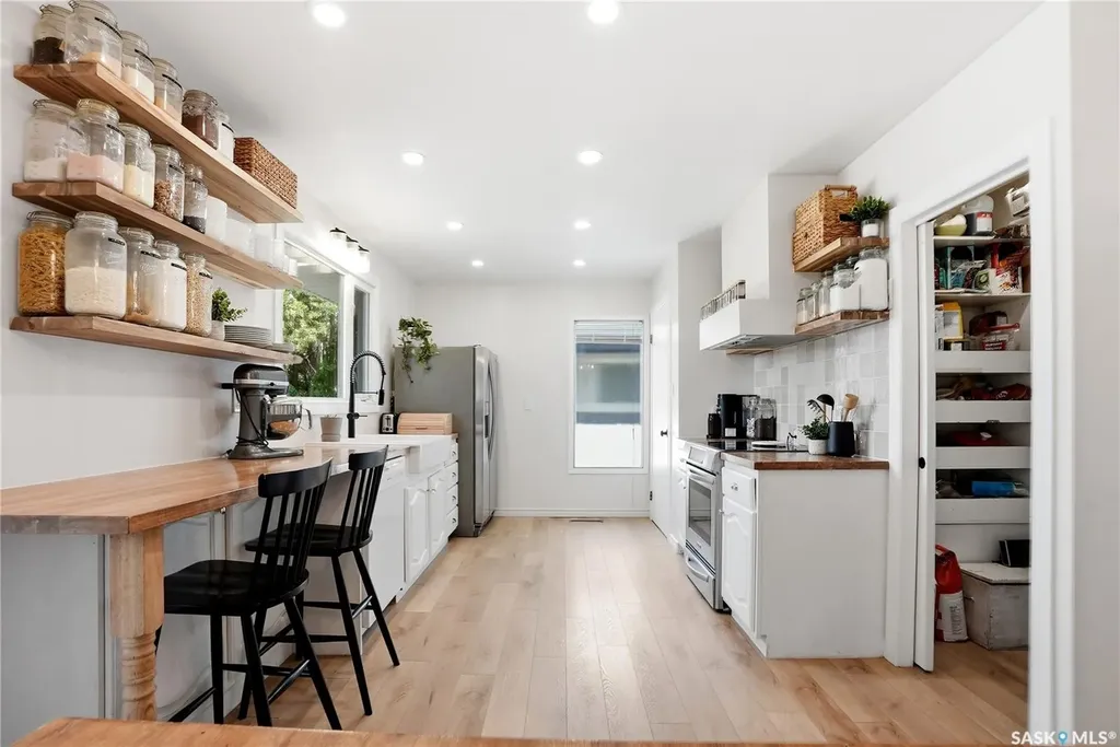 21 Potter Crescent Saskatoon SK S7H 3O2