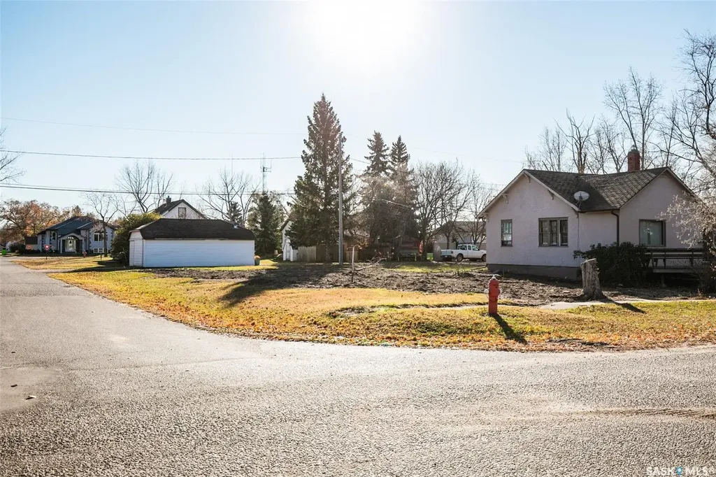 204 Chipman Street Luseland SK S0L 2A0