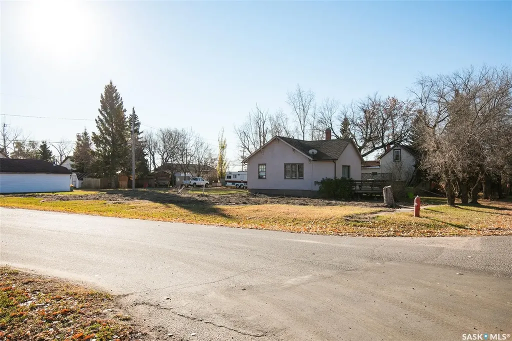 204 Chipman Street Luseland SK S0L 2A0