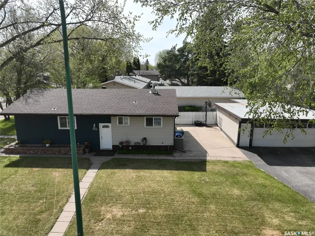 996 Bradshaw Place Prince Albert SK S6V 2P4