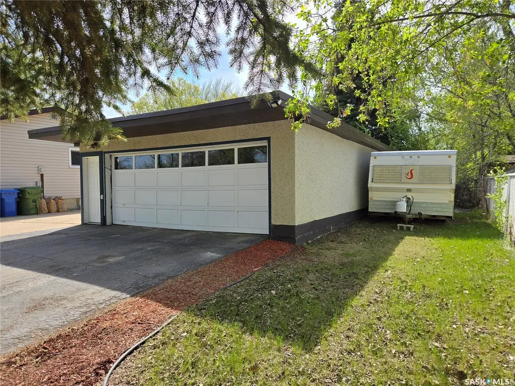 996 Bradshaw Place Prince Albert SK S6V 2P4