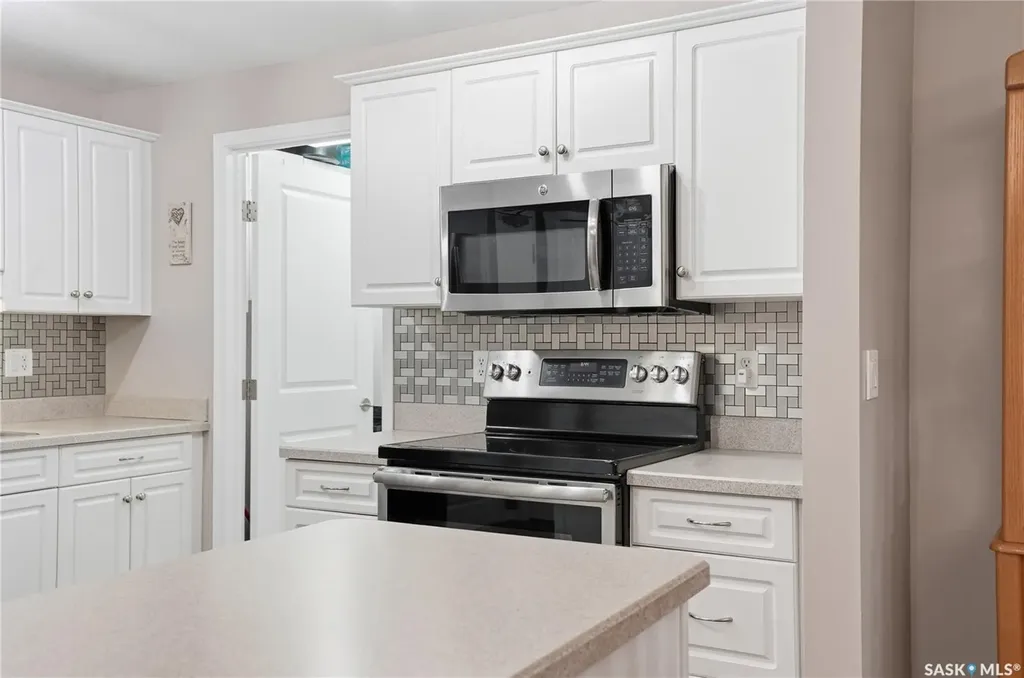 2221 Adelaide Street Saskatoon SK S7J 5L9