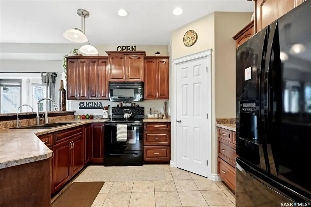 263 Beechmont Crescent Saskatoon SK S7V 1C8