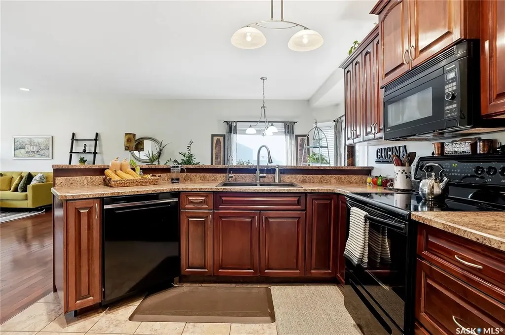 263 Beechmont Crescent Saskatoon SK S7V 1C8