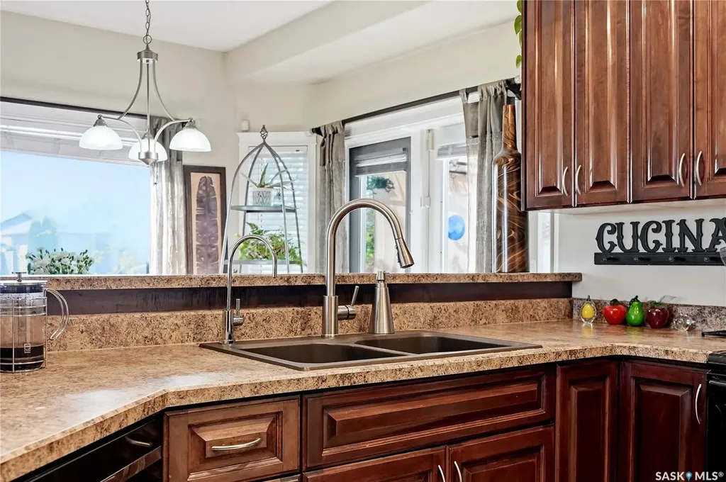 263 Beechmont Crescent Saskatoon SK S7V 1C8