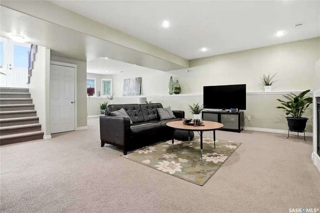 263 Beechmont Crescent Saskatoon SK S7V 1C8