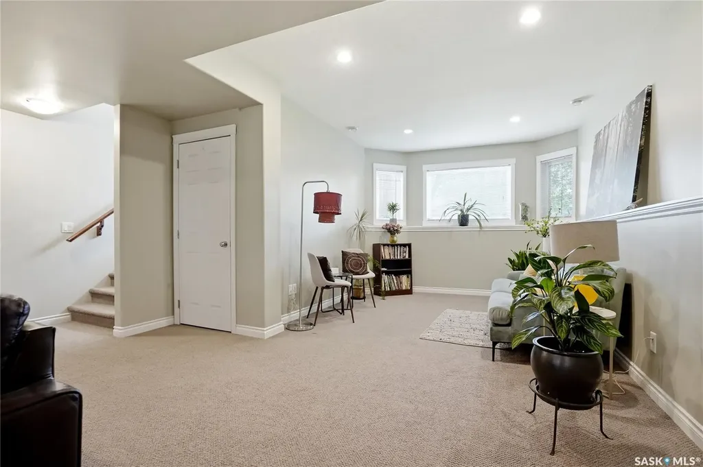 263 Beechmont Crescent Saskatoon SK S7V 1C8