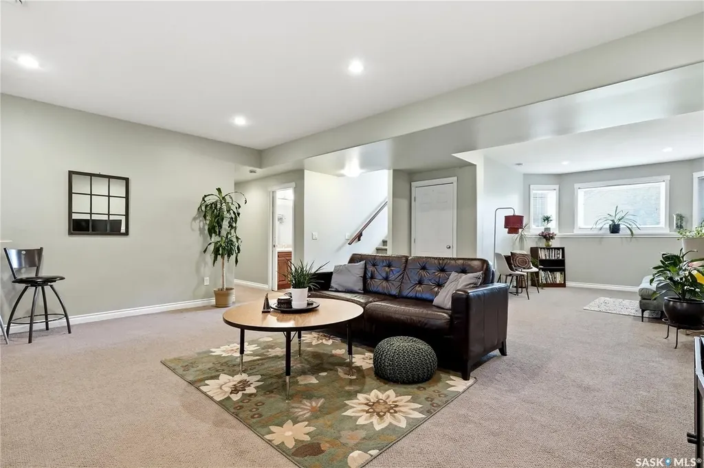 263 Beechmont Crescent Saskatoon SK S7V 1C8