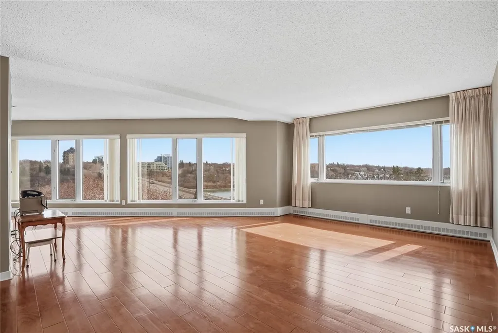 424 Spadina Crescent E Saskatoon SK S7K 6X7