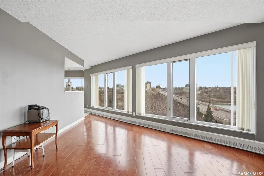 424 Spadina Crescent E Saskatoon SK S7K 6X7