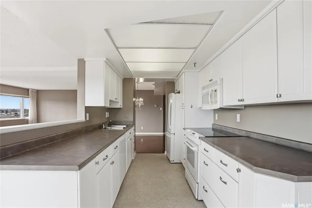 424 Spadina Crescent E Saskatoon SK S7K 6X7