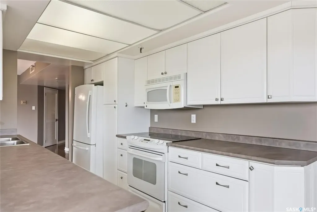 424 Spadina Crescent E Saskatoon SK S7K 6X7