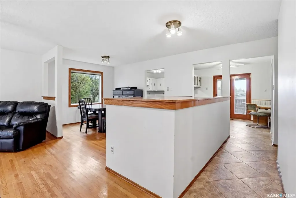 155 J.j. Thiessen Crescent Saskatoon SK S7K 5N9