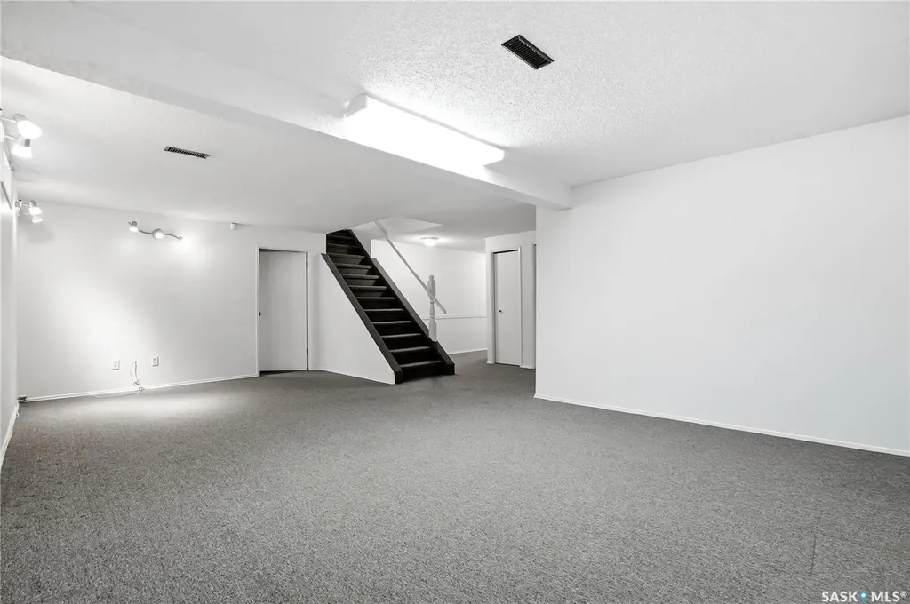 155 J.j. Thiessen Crescent Saskatoon SK S7K 5N9