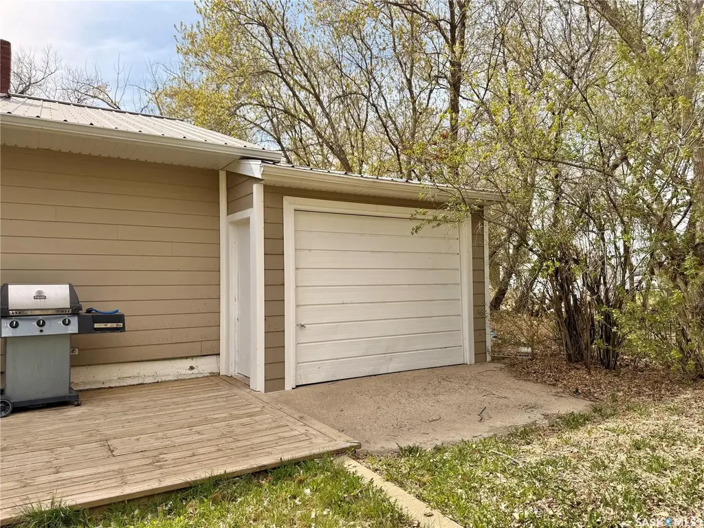 211 Pangman Street Outlook SK S0L 2N0
