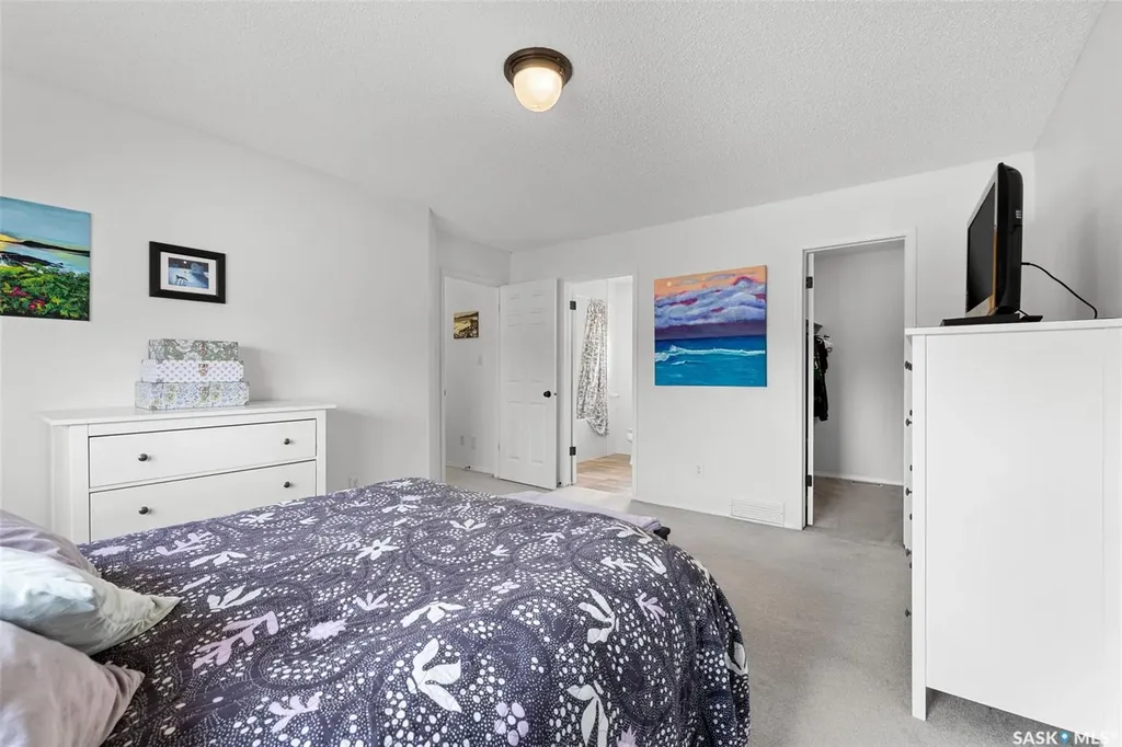 8628 Thurston Crescent Regina SK S4Y 1A3