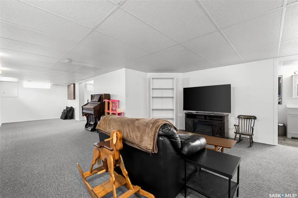 8628 Thurston Crescent Regina SK S4Y 1A3