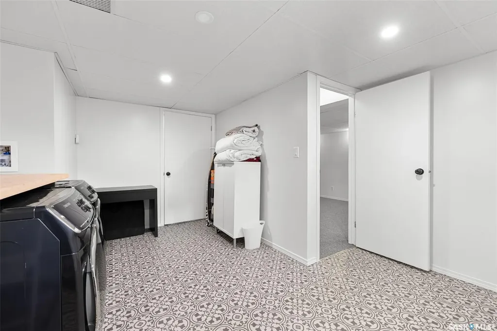 8628 Thurston Crescent Regina SK S4Y 1A3